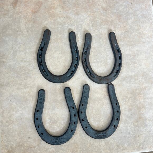 Lot of 4 Diamond Hot-Forged 2 PL Mule Horse Shoes Unused - Picture 1 of 7